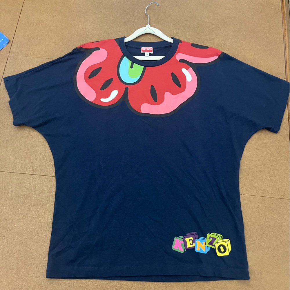 Kenzo Dark Blue Tee with Bold Graphic flower on neck with eyes Sz.- M